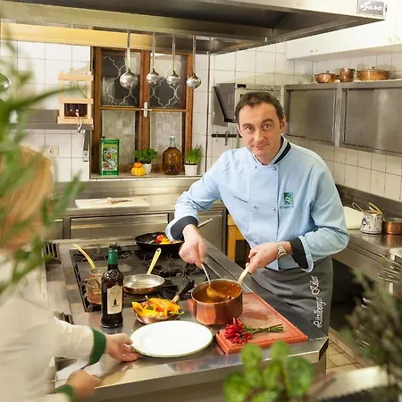 Litzlberger Keller Am Attersee ゼーヴァルヒェン